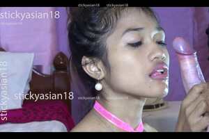 V5 Smiley Dee says "Thank you for my present" (Pt 1. Pt 2 is v6) thumbnail 1