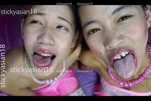 3CB Bow and Cherry open their mouths for........ thumbnail 2