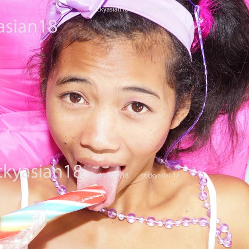 "Thank you Doctor" Cherry's doctor gives a big jizz on Cherry's face photo 2